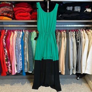 Bebe green/black v neck elastic waistband sleeveless maxi dress size XS NWT